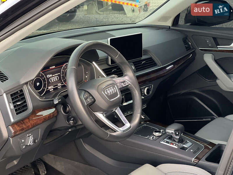 Позашляховик / Кросовер Audi Q5 2017 в Чернівцях