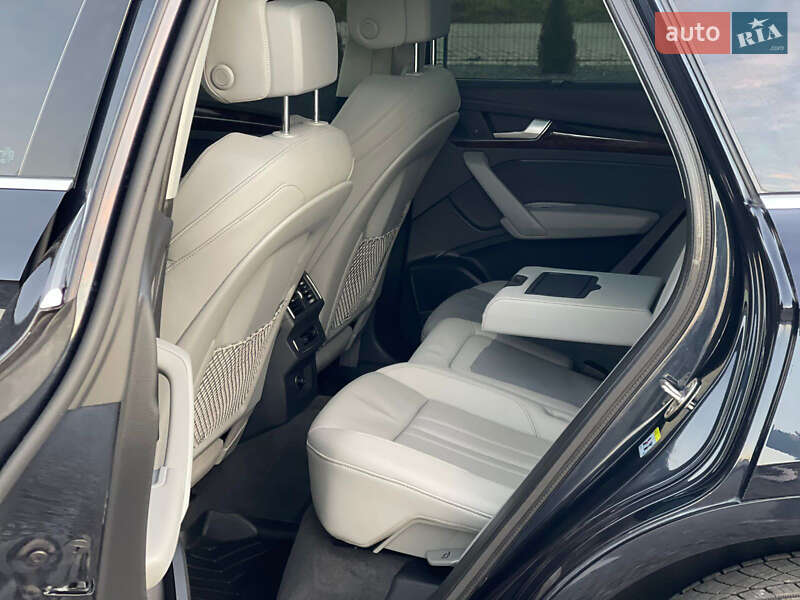 Позашляховик / Кросовер Audi Q5 2017 в Чернівцях