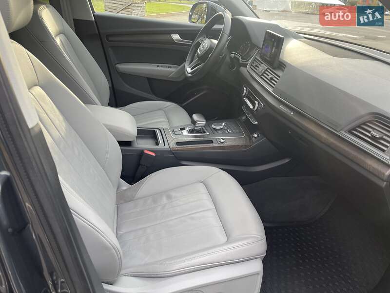 Внедорожник / Кроссовер Audi Q5 2017 в Киеве