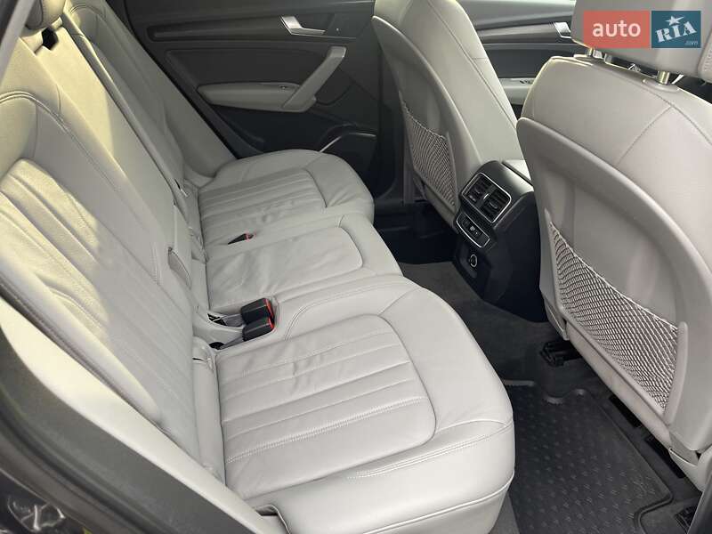 Внедорожник / Кроссовер Audi Q5 2017 в Киеве