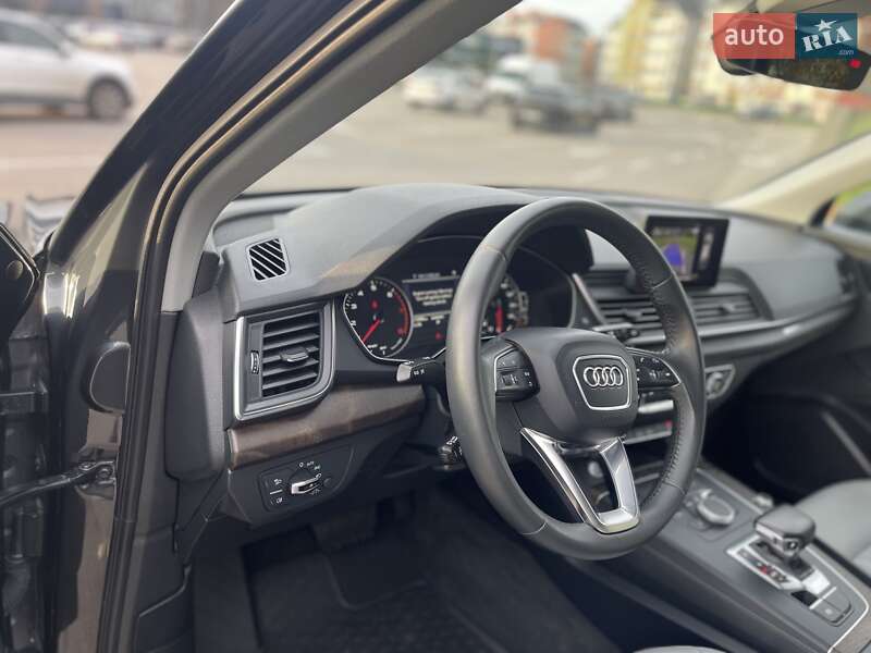 Внедорожник / Кроссовер Audi Q5 2017 в Киеве