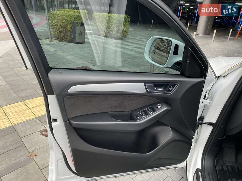 Позашляховик / Кросовер Audi Q5 2015 в Києві фото 21 Позашляховик / Кросовер Audi Q5 2015 в Києві