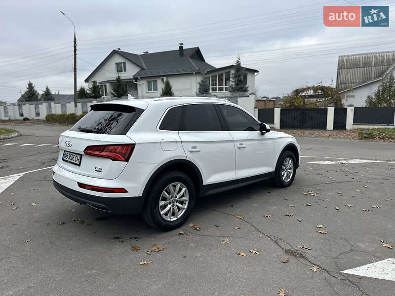 Позашляховик / Кросовер Audi Q5 2018 в Вінниці