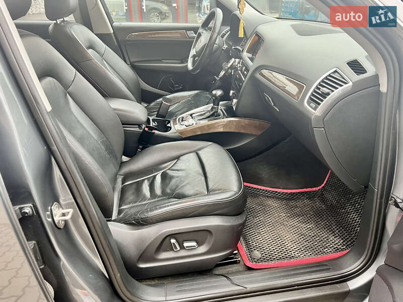 Позашляховик / Кросовер Audi Q5 2016 в Чернівцях