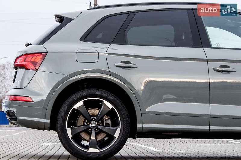 Внедорожник / Кроссовер Audi Q5 2020 в Нововолынске