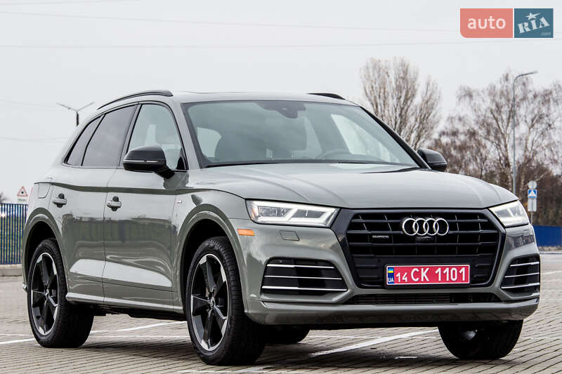 Внедорожник / Кроссовер Audi Q5 2020 в Нововолынске