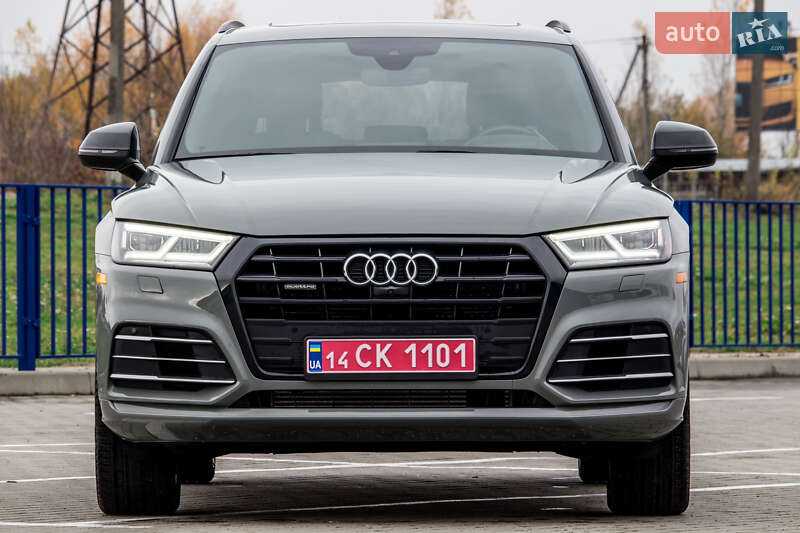 Внедорожник / Кроссовер Audi Q5 2020 в Нововолынске