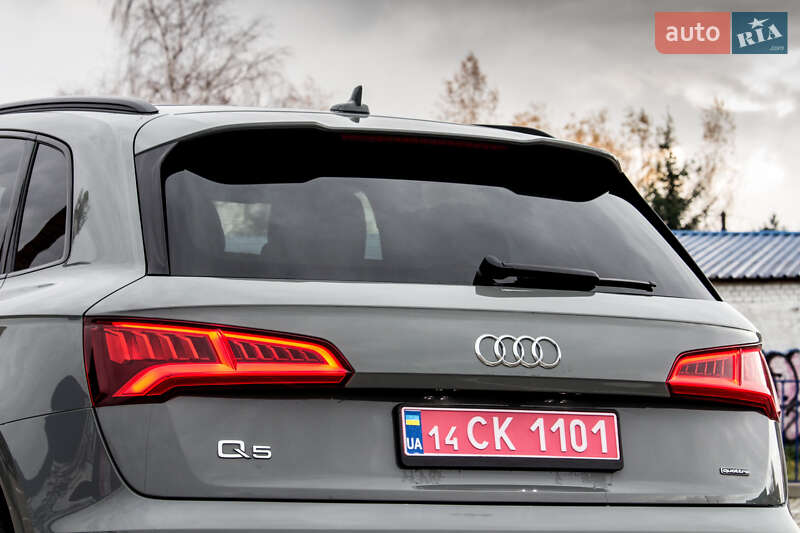 Внедорожник / Кроссовер Audi Q5 2020 в Нововолынске