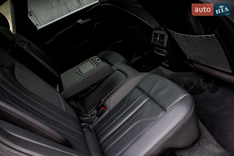 Внедорожник / Кроссовер Audi Q5 2020 в Нововолынске