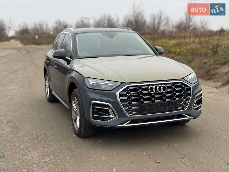 Позашляховик / Кросовер Audi Q5 2020 в Києві