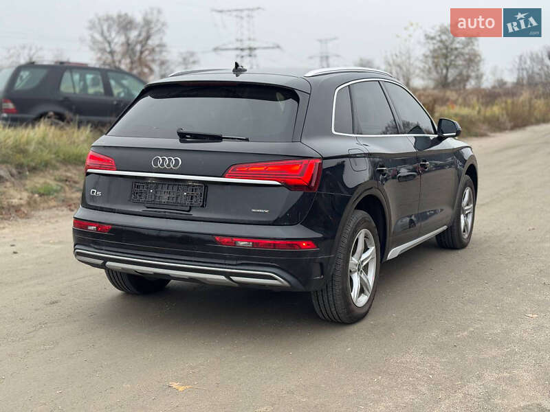 Позашляховик / Кросовер Audi Q5 2020 в Києві