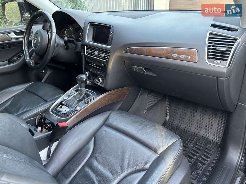 Позашляховик / Кросовер Audi Q5 2015 в Ужгороді