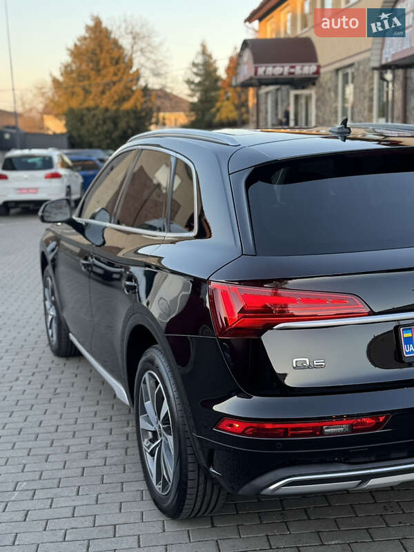 Позашляховик / Кросовер Audi Q5 2021 в Володимирі