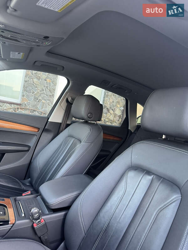 Позашляховик / Кросовер Audi Q5 2021 в Володимирі