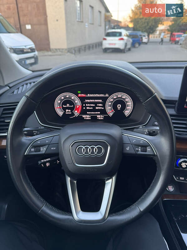 Позашляховик / Кросовер Audi Q5 2021 в Володимирі