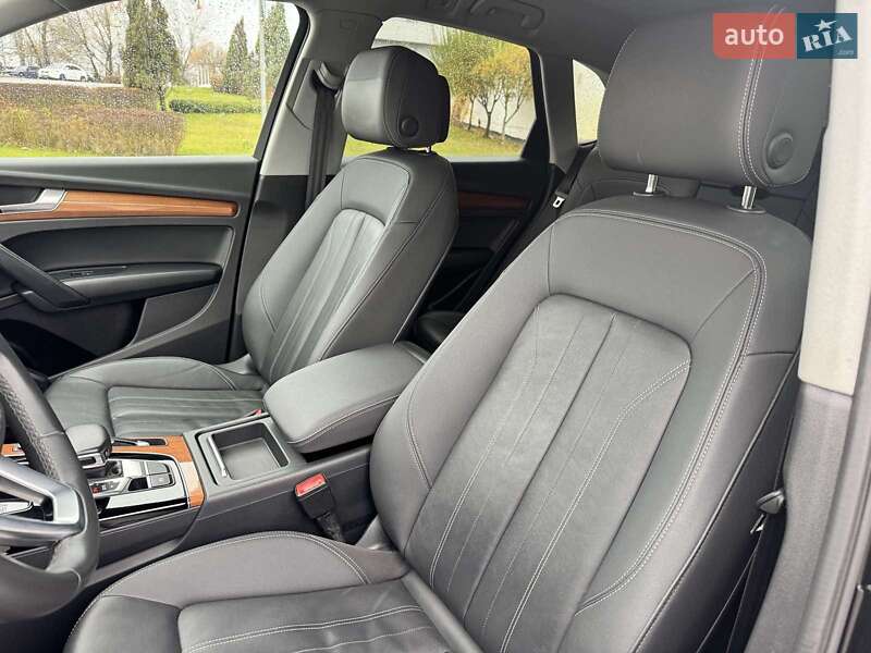 Внедорожник / Кроссовер Audi Q5 2020 в Киеве