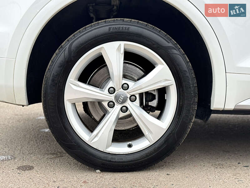 Внедорожник / Кроссовер Audi Q5 2017 в Сумах