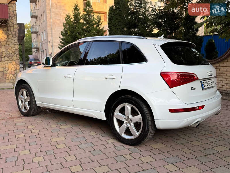 Внедорожник / Кроссовер Audi Q5 2012 в Тернополе