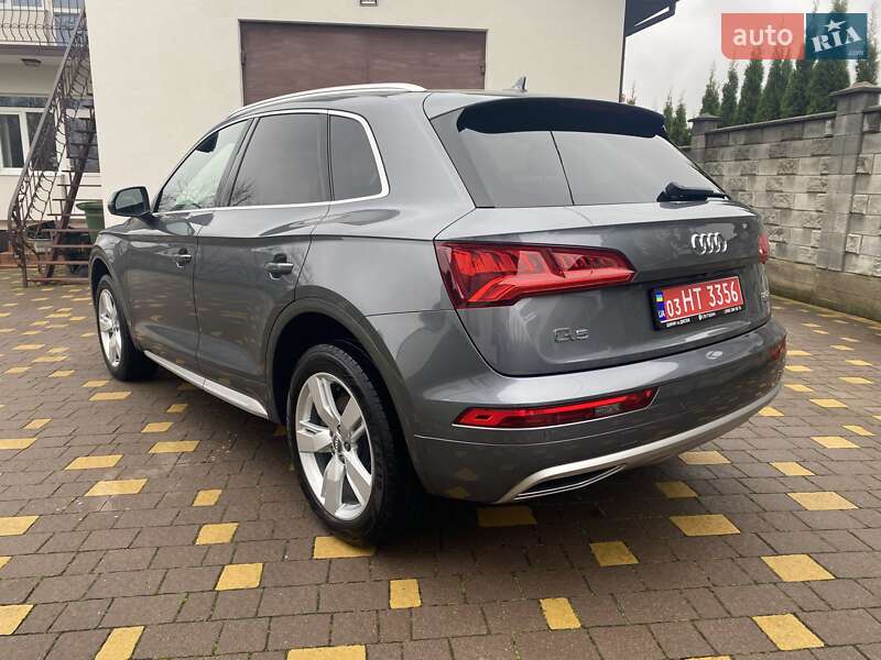 Позашляховик / Кросовер Audi Q5 2017 в Рівному