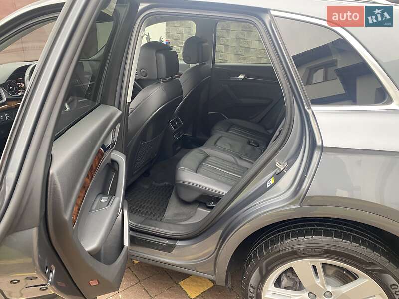 Позашляховик / Кросовер Audi Q5 2017 в Рівному