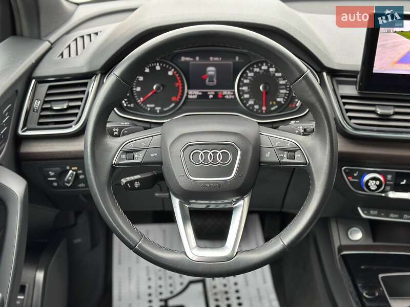 Позашляховик / Кросовер Audi Q5 2021 в Луцьку