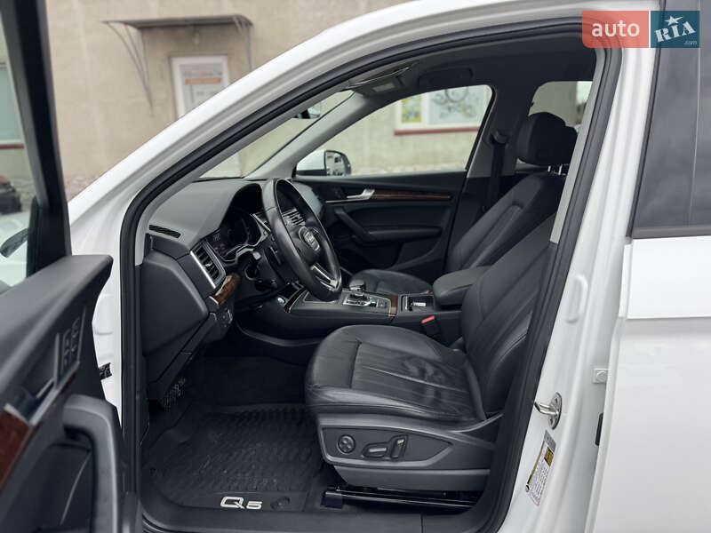 Позашляховик / Кросовер Audi Q5 2017 в Луцьку фото 15 Позашляховик / Кросовер Audi Q5 2017 в Луцьку