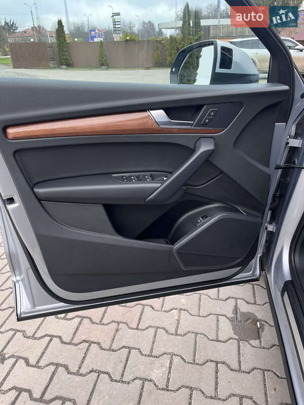 Позашляховик / Кросовер Audi Q5 2021 в Дунаївцях