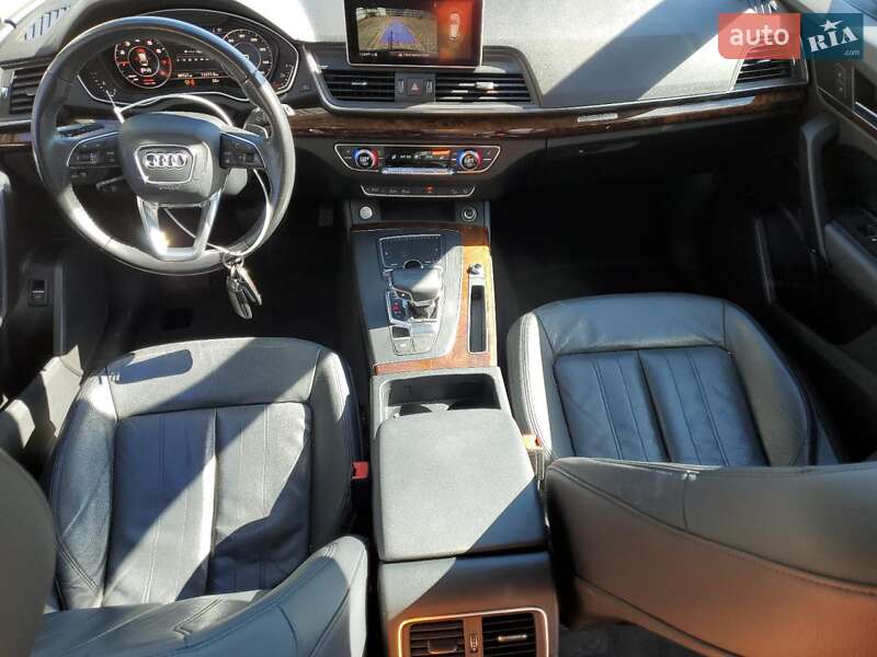 Позашляховик / Кросовер Audi Q5 2017 в Львові