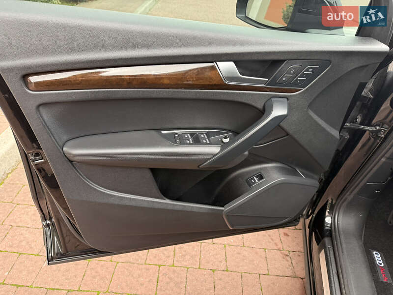 Внедорожник / Кроссовер Audi Q5 2019 в Стрые