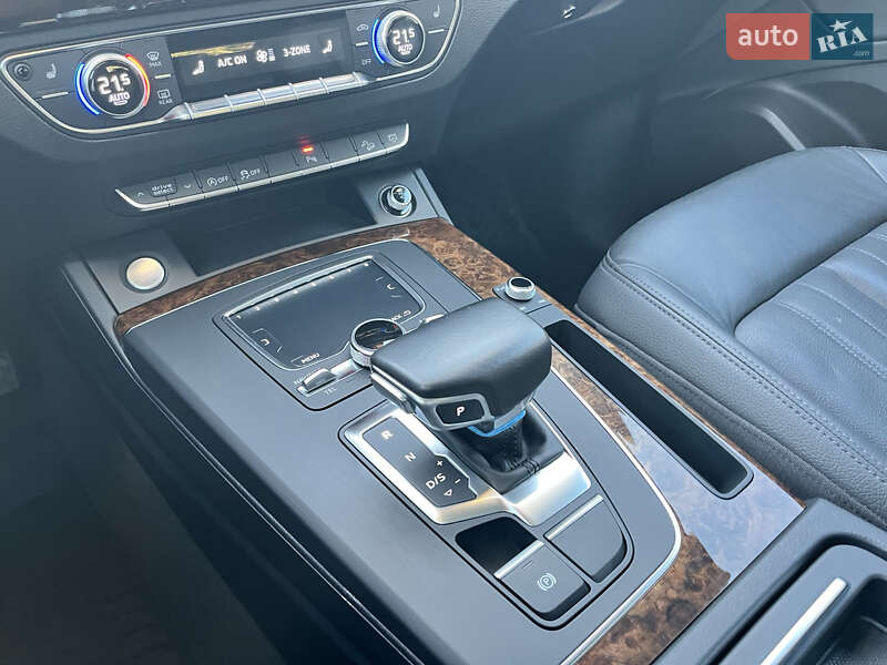 Позашляховик / Кросовер Audi Q5 2017 в Василькові