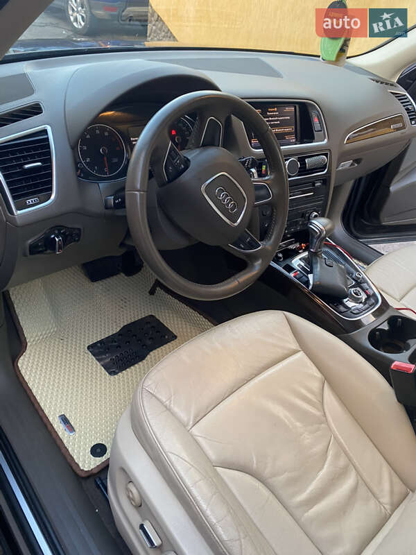 Внедорожник / Кроссовер Audi Q5 2012 в Золочеве