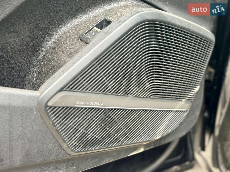 Позашляховик / Кросовер Audi Q5 2018 в Львові