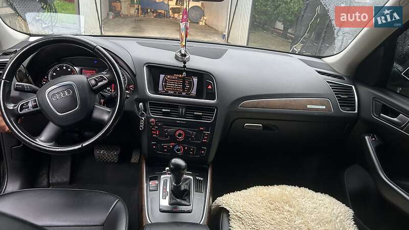Внедорожник / Кроссовер Audi Q5 2010 в Черновцах