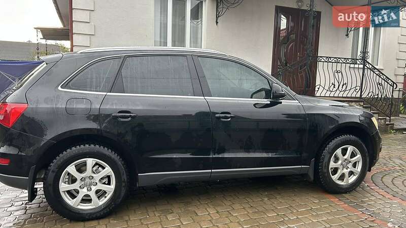 Внедорожник / Кроссовер Audi Q5 2010 в Черновцах