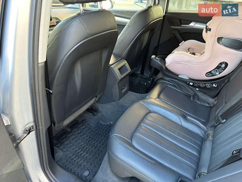 Позашляховик / Кросовер Audi Q5 2019 в Чернівцях