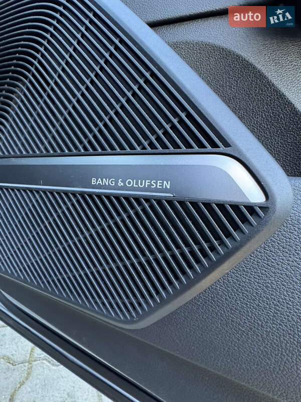 Позашляховик / Кросовер Audi Q5 2018 в Стрию