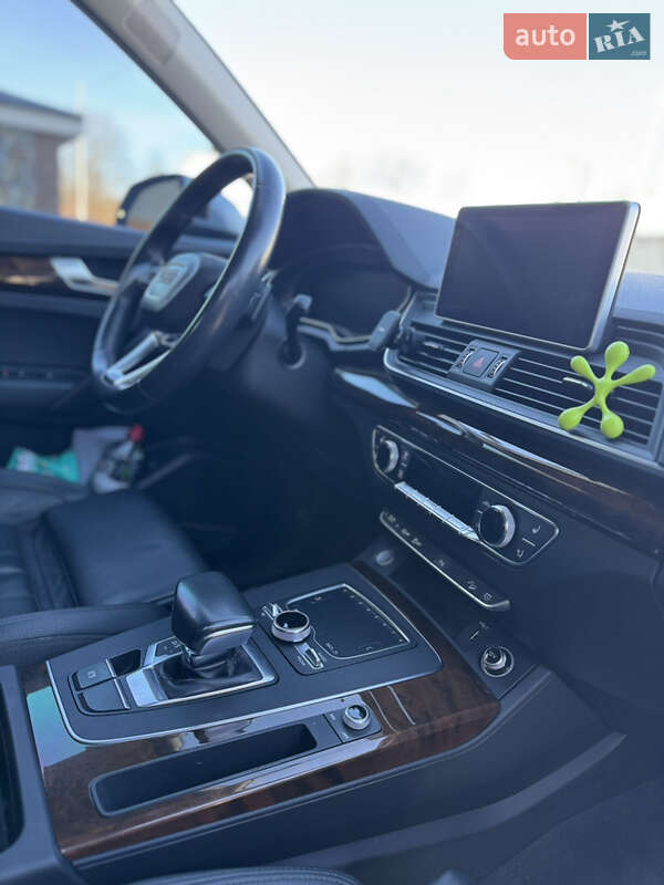 Позашляховик / Кросовер Audi Q5 2018 в Стрию