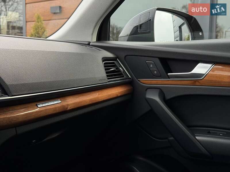 Позашляховик / Кросовер Audi Q5 2020 в Рівному