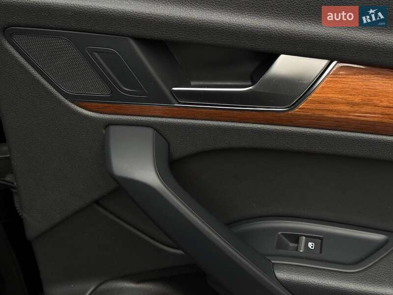 Позашляховик / Кросовер Audi Q5 2020 в Рівному