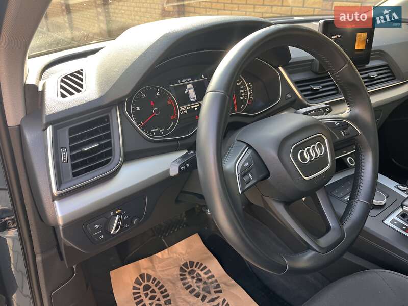 Позашляховик / Кросовер Audi Q5 2018 в Луцьку