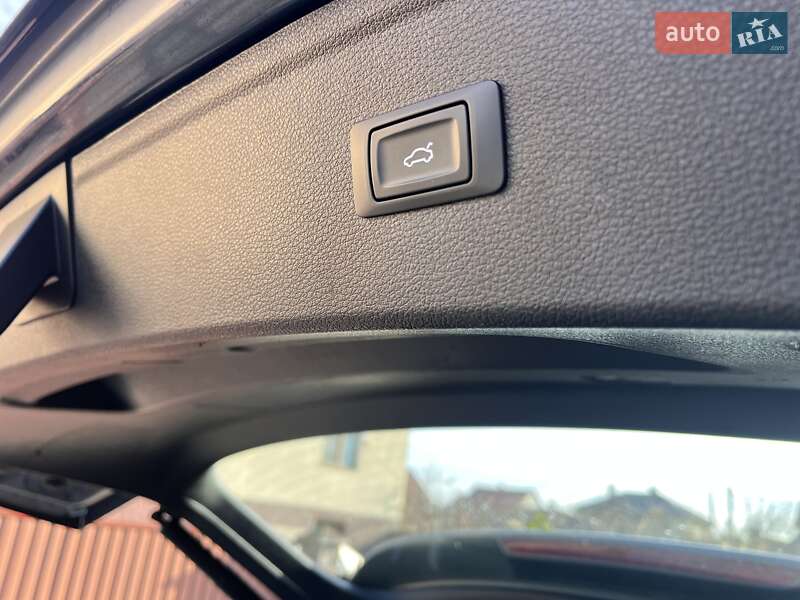 Позашляховик / Кросовер Audi Q5 2018 в Луцьку