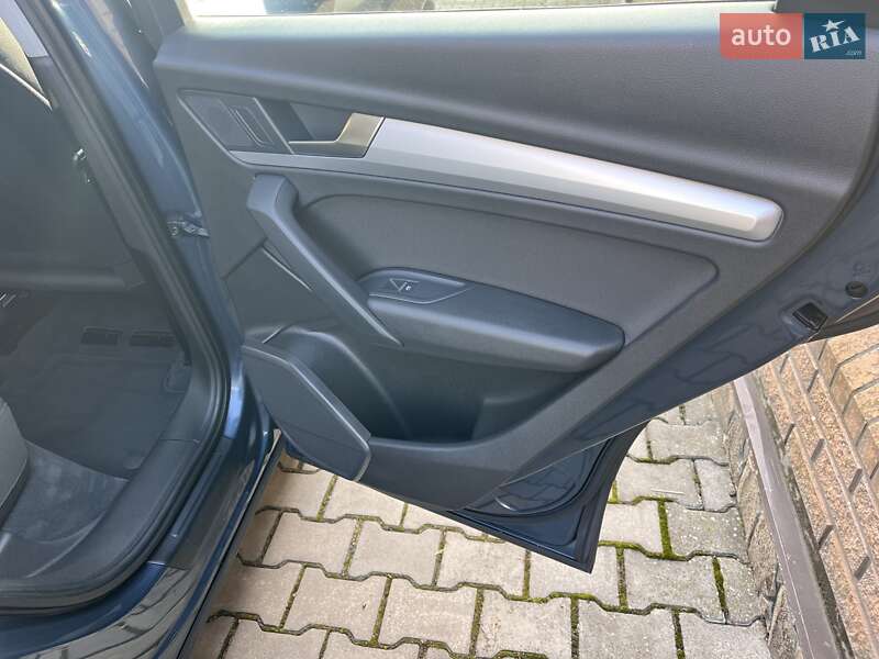 Позашляховик / Кросовер Audi Q5 2018 в Луцьку