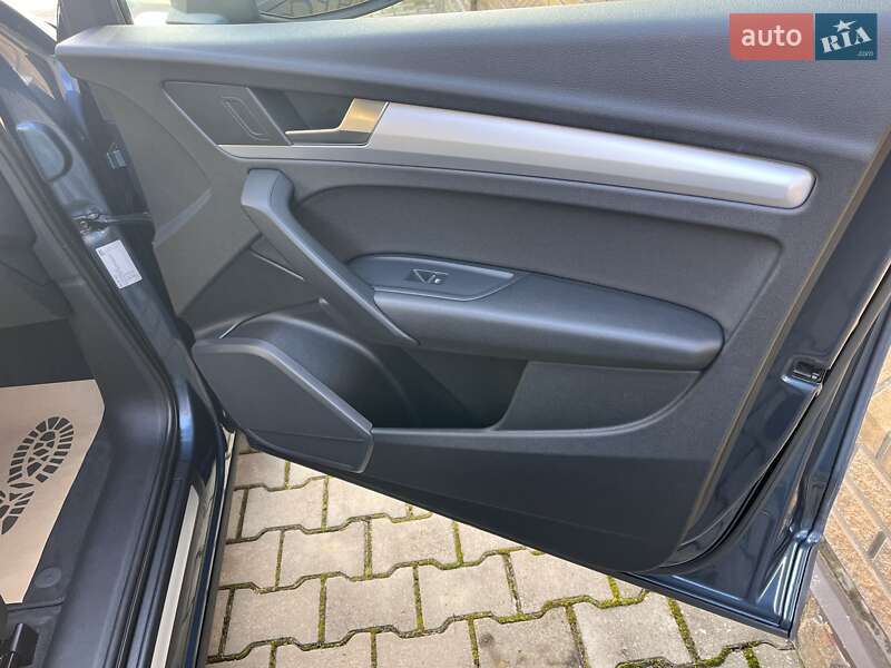 Позашляховик / Кросовер Audi Q5 2018 в Луцьку