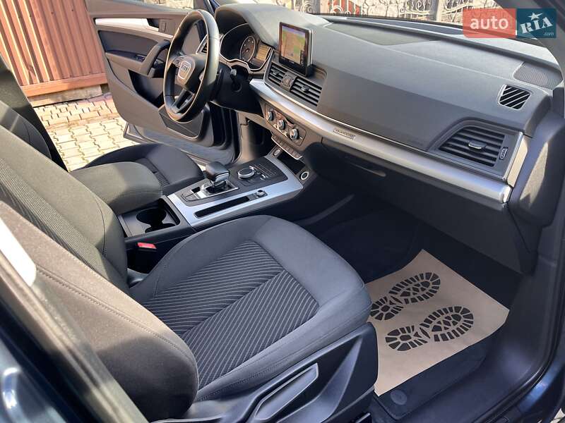 Позашляховик / Кросовер Audi Q5 2018 в Луцьку