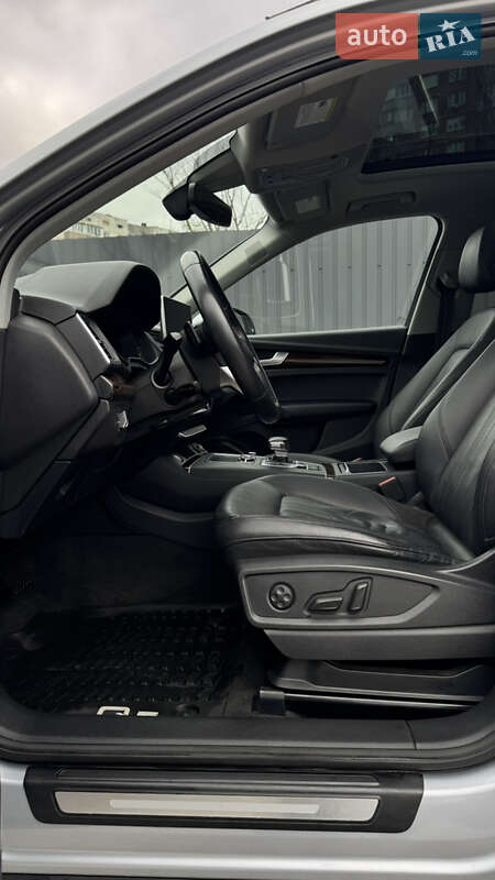 Позашляховик / Кросовер Audi Q5 2018 в Києві фото 22 Позашляховик / Кросовер Audi Q5 2018 в Києві