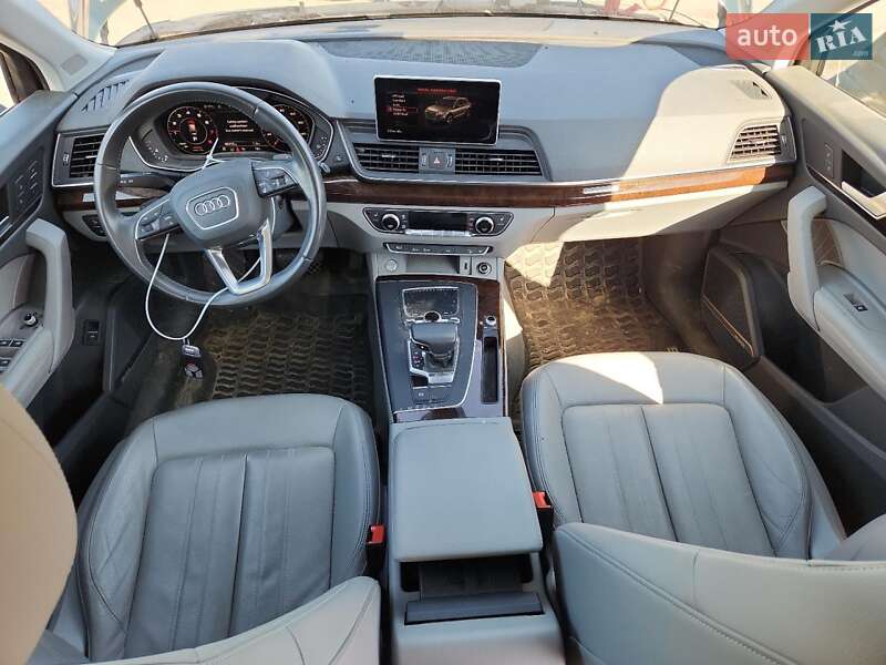 Позашляховик / Кросовер Audi Q5 2020 в Києві