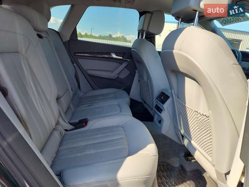 Позашляховик / Кросовер Audi Q5 2020 в Києві