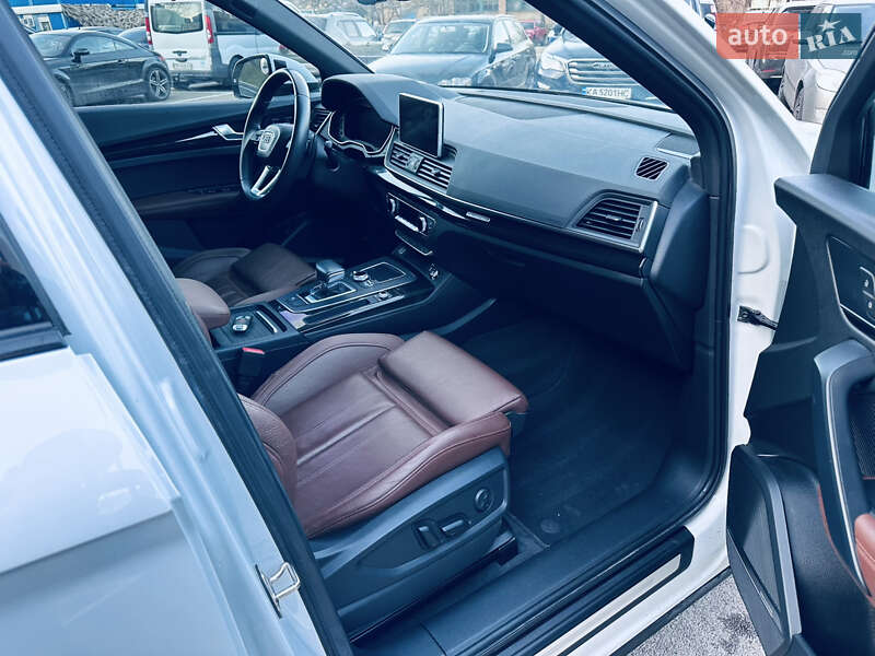 Внедорожник / Кроссовер Audi Q5 2018 в Киеве