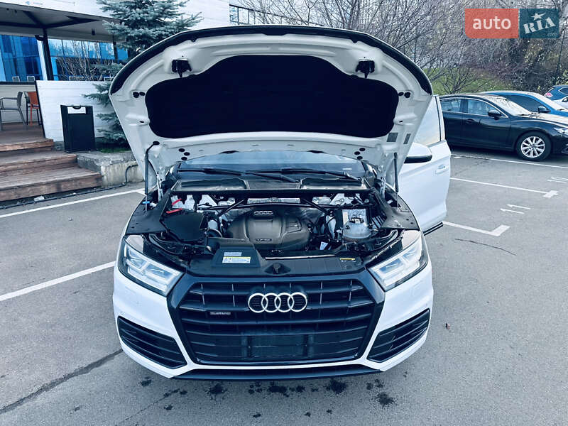 Внедорожник / Кроссовер Audi Q5 2018 в Киеве