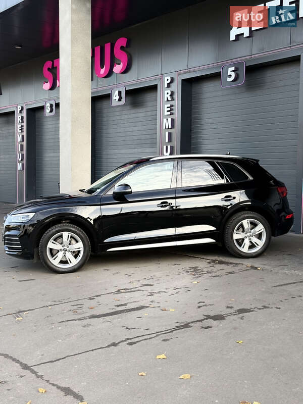 Позашляховик / Кросовер Audi Q5 2017 в Києві